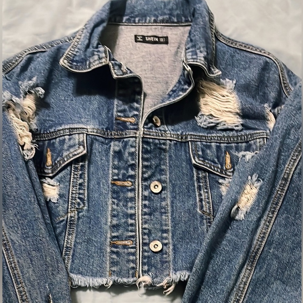 SHEIN Cropped Ripped Blue Denim Jacket